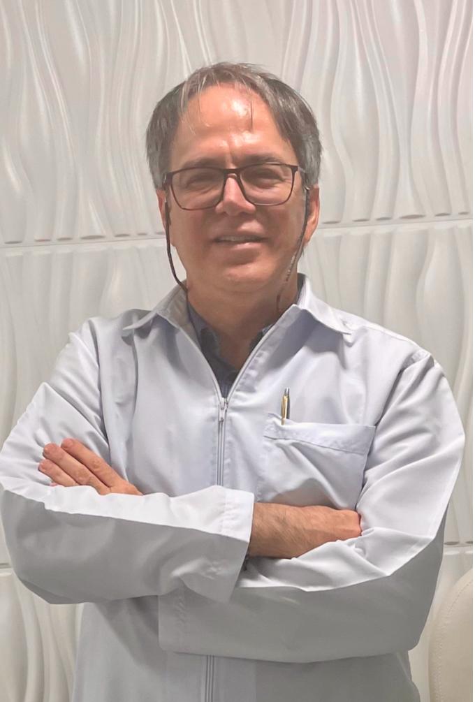Dr. Álvaro Arevalo