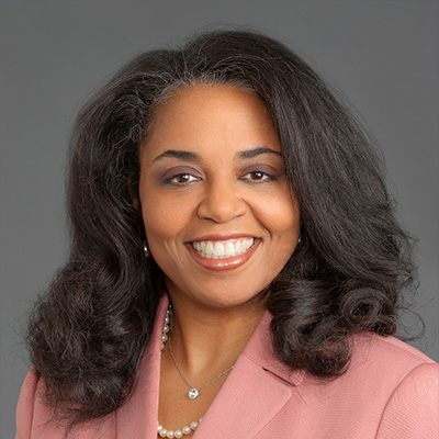 Dr. Amy McMichael (EE.UU.)